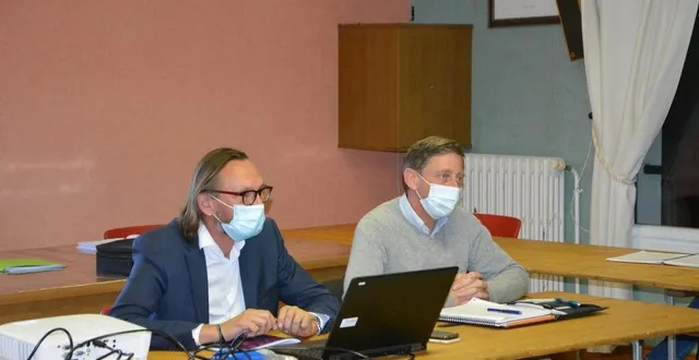 photo mercredi soir, lors du conseil municipal, la société atemax de saint-langis-lès-mortagne est venue présenter son projet. &copy; ouest-france