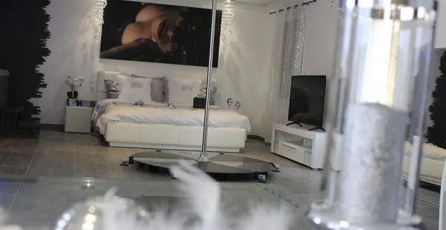 photo c’est une maison neuve près de parthenay, avec une barre de pole dance et plein de petites surprises. &copy; co - jordan guerin-morin