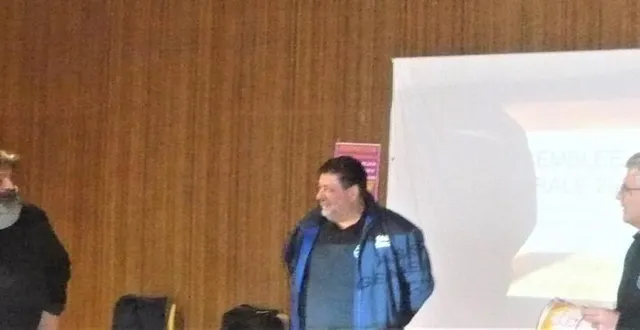 photo le président denis fallempin, de la fam accueilli par tierry colas président et alain picard le chef de la péquila a banda.