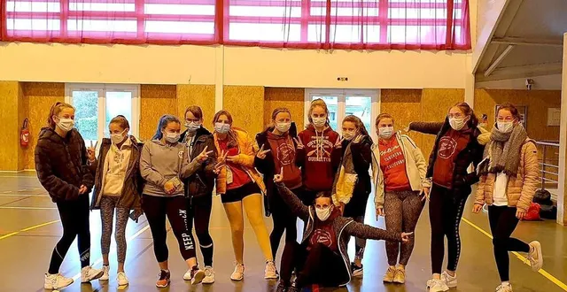 photo des stagiaires d’argentan et de chanu sont venues se former à l’initiation à la gymnastique rythmique et sportive. &copy; ouest-france