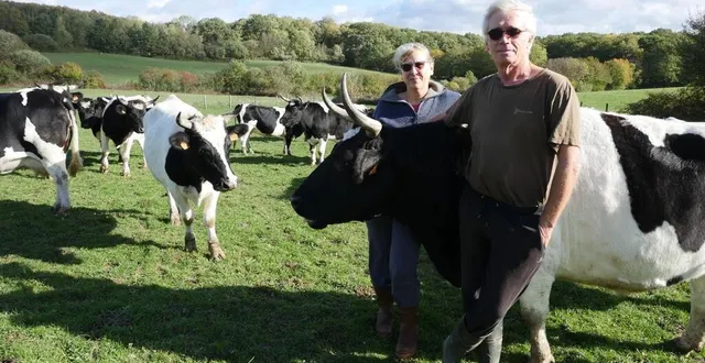 photo agnès et luc bernard élèvent des bretonnes pie noir qu’ils ont l’habitude de faire découvrir au salon de l’agriculture. &copy; le maine libre