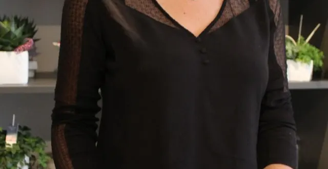 photo sandrine alves de carvalho vient d’ouvrir une boutique de fleurs. &copy; le maine libre