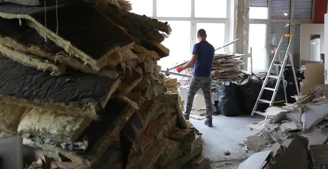 photo le premier étage de l’immeuble est en travaux. avant noël, il devrait accueillera deux boxes de médecin généraliste et trois boxes de dentiste. &copy; ouest-france