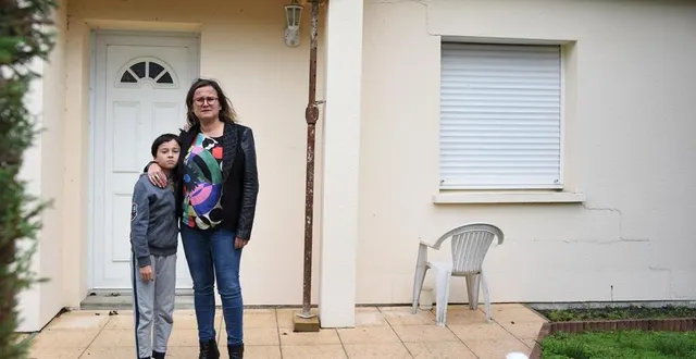 photo la façade principale du domicile de sophie aubert, au bailleul, est lézardée de toutes parts. des fissures sont présentes sur l’ensemble du bâtiment. la mère de famille, vice-présidente des oubliés de la canicule 72, demande la reconnaissance en catastrophe naturelle. &copy; le maine libre