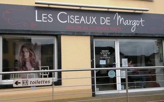 photo l’enseigne les ciseaux de margot est le commerce de proximité de la commune le plus touché avec une fermeture totale. &copy; le maine libre