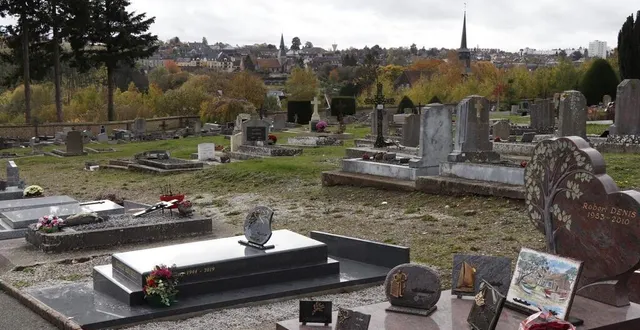 photo les différents carrés nécessitent un entretien souvent ingrat, surtout l’été avec la prolifération des herbes hautes. &copy; ouest-france