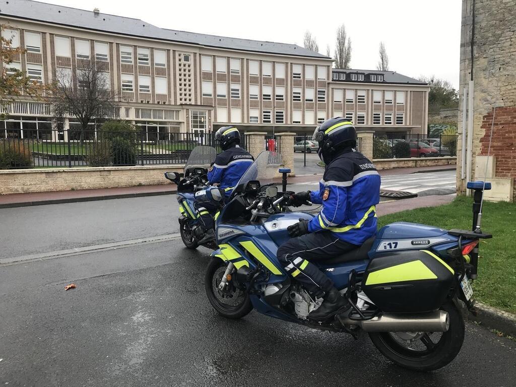 Falaise. Rentrée masquée et sous escorte - Laval.maville.com