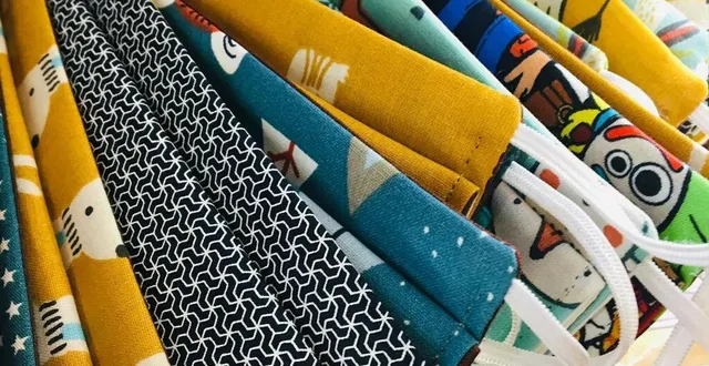 photo au cœur des artistes propose des masques en tissu à 8 € l’unité. &copy; photo le maine libre