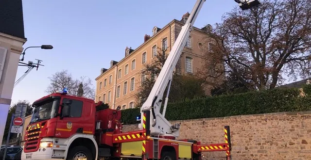 photo intervention spectaculaire mais classique pour les pompiers. &copy; le maine libre