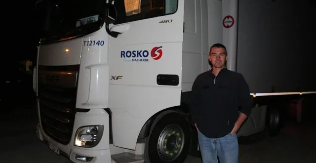 photo xavier, 43 ans, chauffeur routier venu de saint-pol-de-léon (finistère), a passé la nuit du jeudi 5 novembre sur le parking du relais de louailles. il repartait direction saint-brieuc le lendemain matin. &copy; ouest-france