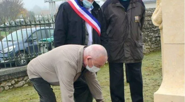 photo une minute de silence a été respectée. &copy; le maine libre