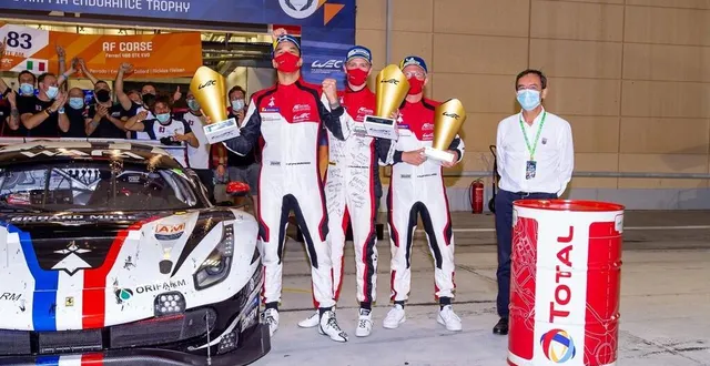 photo malgré la crise sanitaire le championnat est allé à son terme, sur le circuit de barheïn, avec la remise du trophée fia par pierre fillon aux seuls français titrés en 2020 : françois perrodo et emmanuel collard (gte am). &copy; adrenal-hecker