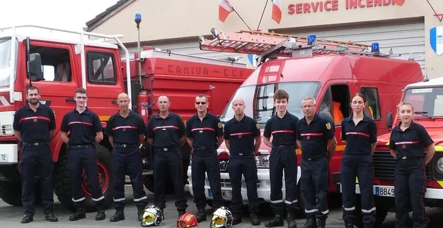 photo toute l’équipe du centre d’incendie et de secours de saint-mars-d’outillé a posé pour la photo officielle du calendrier. cette année, pas de porte à porte, mais une édition 2021 disponible chez les commerçants locaux dès le 1er décembre. &copy; le maine libre