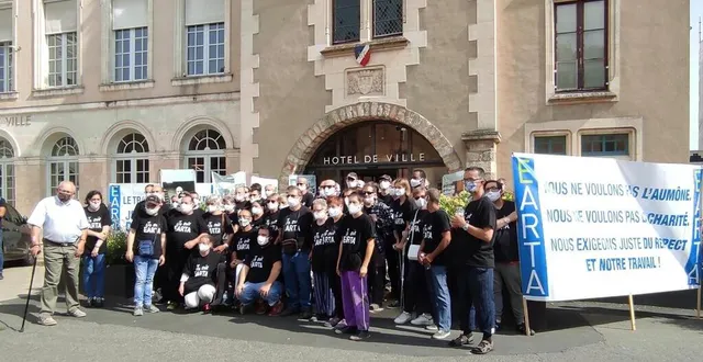 photo le 24 août dernier les salariés d’earta étaient venus devant la mairie du mans, manifester pour préserver leur emploi. &copy; archives le maine libre
