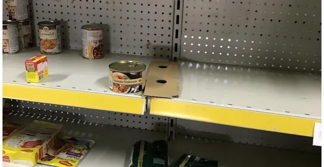 photo les denrées manquent de toute évidence sur les rayonnages de la banque alimentaire. &copy; archives le maine libre