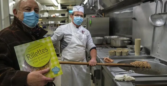 photo le mans, vendredi 27 novembre 2020. c’est chez christophe brisset, charcutier traiteur quartier libération, que denys ezquerra, auteur d’un livre sur les rillettes, se fournit le plus souvent quand il retourne dans sa région d’origine, le bordelais. &copy; le maine libre – denis lambert