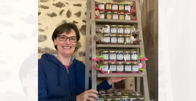 photo christine et ses réglettes de petits pots de confiture. &copy; les petits pots de christine