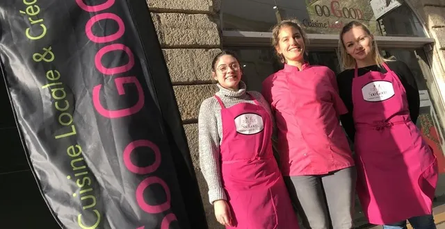 photo sophie dagron entourée des deux assistantes avec lesquelles elle va travailler dans cette nouvelle enseigne du centre-ville. &copy; ouest-france