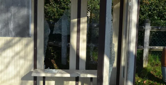 photo un abribus de saint-vincent-des-près a subi de nombreuses dégradations. &copy; ouest france