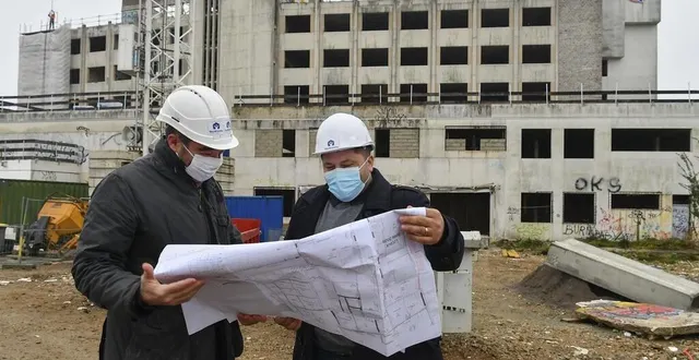 photo le mans, jeudi 3 décembre 2020. stéphane galibert et rémy deniau, deux des quatre associés qui conduisent le projet de la résidence de l’horloge au mans. &copy; photo le maine libre – yvon loué