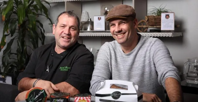 photo pascal tesson, de l’atelier des saveurs à ballon (à gauche), concocte des plats de la cuisine traditionnelle française, qui sont commercialisés par pierre boussard, patron de la guinguette. &copy; dr