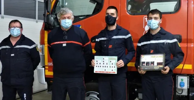photo de g. à dr : le lieutenant emmanuel hercé, le capitaine jean-charles pauvert (chef de centre), le caporal nicolas eveillard, président de l’amicale et le caporal-chef maxence laurent lebouc. &copy; le maine libre