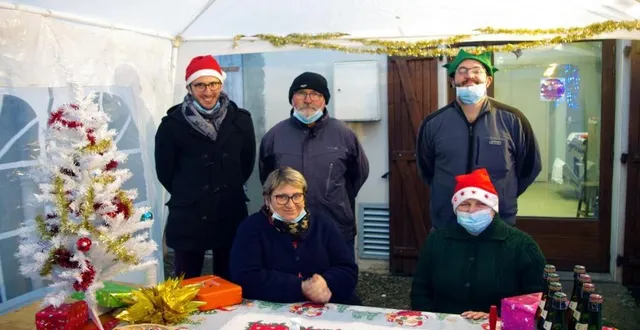 photo les bénévoles d comité des fêtes ont vendu 400 crêpes et 110 parts de tartiflette. &copy; le maine libre