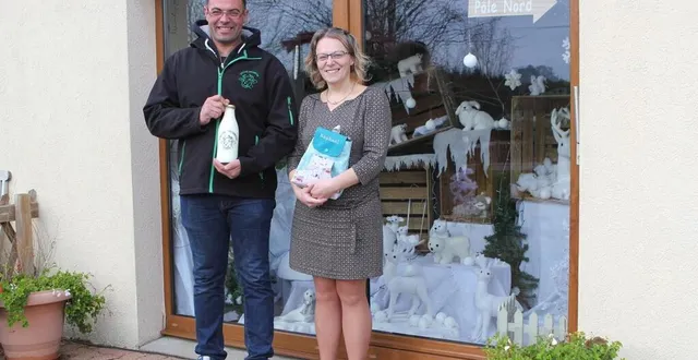photo miguel bruneau et aurélie doiteau sont les organisateurs de ce marché à la ferme. &copy; le maine libre