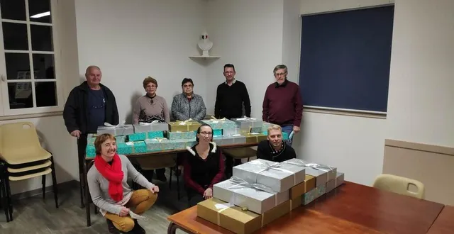 photo les cadeaux ont été distribués aux aînés à arthezé. &copy; ouest-france