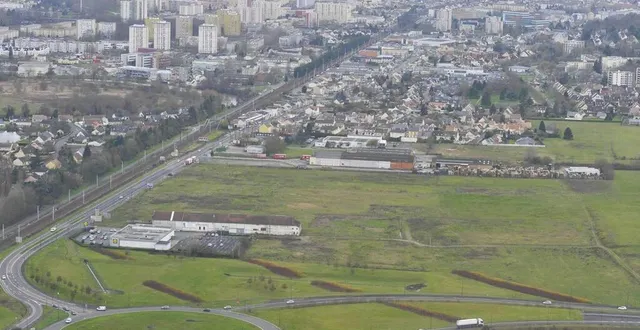 photo le projet de la zone commerciale lecerc-ikea se situe au grand rond-point de béner à l’entrée du mans. &copy; archives le maine libre – denis lambert