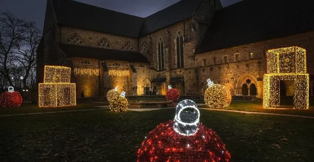 photo abbaye de l’épau, vendredi 11 décembre 2020. le cloître, toujours un endroit magique. &copy; le maine libre – denis lambert