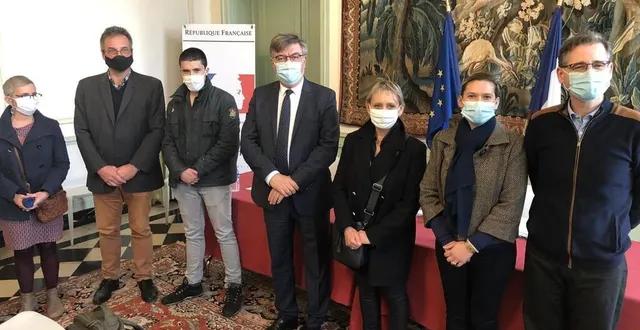 photo cinq ambassadeurs covid qui sont déployés sur le terrain pour transmettre les messages de prévention au plus près. &copy; le maine libre