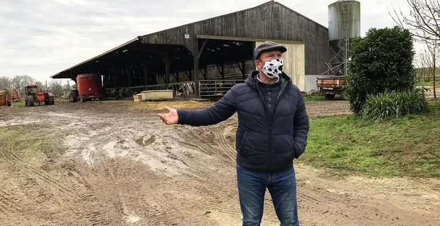 photo on remarque un agriculteur qui aime son métier à son masque sanitaire. patrice riauté l’affiche clairement sur le sien. &copy; le maine libre