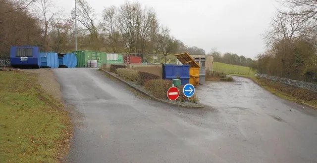 photo collecte des déchets, mais aussi déchetterie et colonnes de tri en apports volontaires, entrent dans le coût global du service. &copy; archives le maine libre
