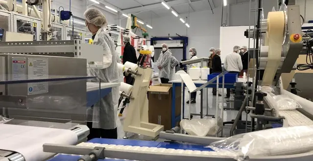 photo le 1er septembre 2020, l’entreprise ornaise lemoine a ouvert une nouvelle ligne de production de masques à athis-val-de-rouvre. &copy; ouest-france