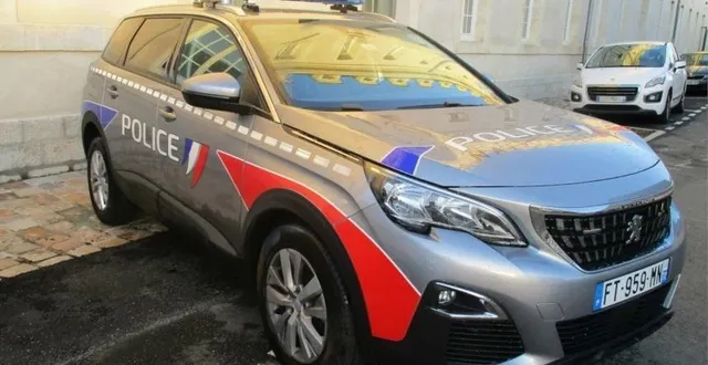 photo des véhicules haut de gamme dotés d’un moteur essence de 130 chevaux, qui arborent la nouvelle identité visuelle de la police nationale. &copy; police nationale de la sarthe