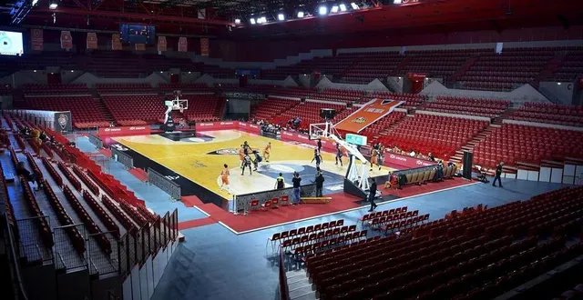 photo c’est dans une salle vide que le msb tentera de finir l’année 2020 sur une bonne note. &copy; archives le maine libre – yvon loue