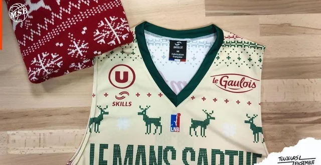 photo la tenue de noël du msb. &copy; twitter msb