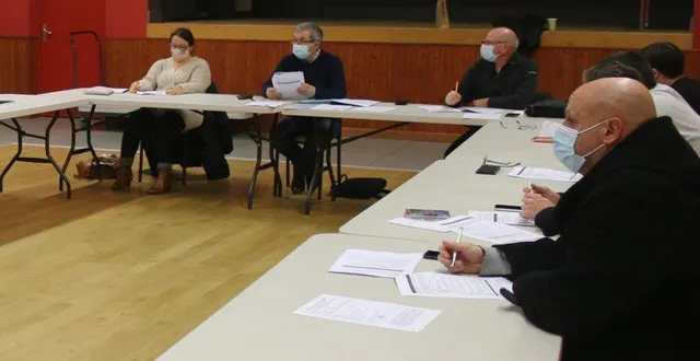 photo le conseil municipal a eu lieu à la salle polyvalente pour le respect du protocole sanitaire. &copy; ouest-france