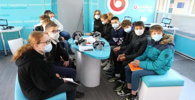 photo les élèves du lycée les horizons de saint-gervais-en-belin ont profité de la visite de l’orientibus afin de découvrir des perspectives d’avenir en termes de métiers ou de formation. &copy; le maine libre