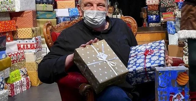 photo pascal laillet a récupéré des milliers de cadeaux de noël pour les sans-abri et les plus démunis dans le cadre de la crise sanitaire liée à la covid-19. &copy; archives le maine libre - yvon loué