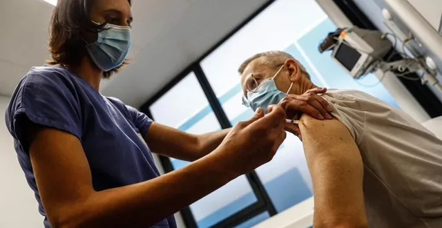 photo les soignants de plus de 50 ans commencent à être vaccinés ce mardi. &copy; afp