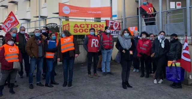 photo les salariés de l’adapei 72 étaient une trentaine le 4 décembre 2020 avant d’être plusieurs centaines le 18 décembre. &copy; archives le maine libre