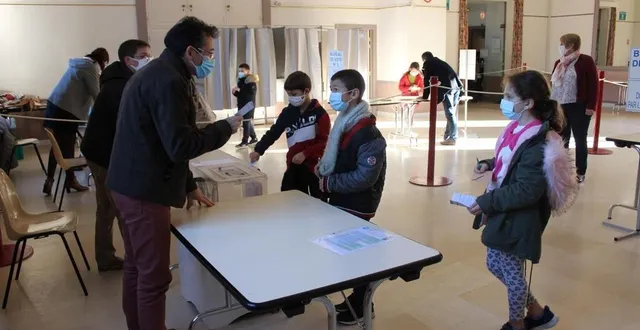 photo lundi, à la salle des récollets, 250 élèves sont venus choisir leurs représentants. &copy; le maine libre