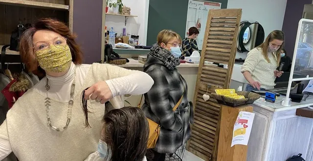 photo corinne perriault, du salon l’coif, à vierzon (cher), se dit prête pour « un nouveau confinement court. au moins on en connaît les effets ». &copy; ouest-france