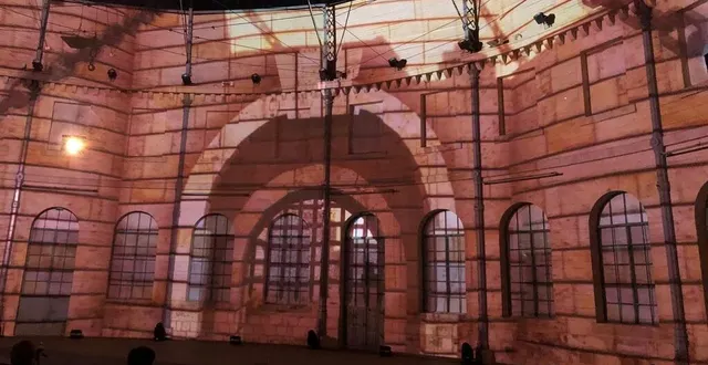 photo les images sont projetées à 360° sur les murs de la halle au blé. &copy; ouest-france