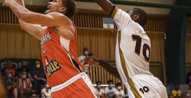 photo iggy mockevicius a réussi sa meilleure prestation offensive à roanne. &copy; archives le maine libre – denis lambert