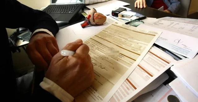 photo les personnes ayant des symptômes évocateurs du covid-19 et qui ne peuvent télétravailler peuvent demander un arrêt de travail dérogatoire via un nouveau téléservice de la cpam. &copy; archives le maine libre