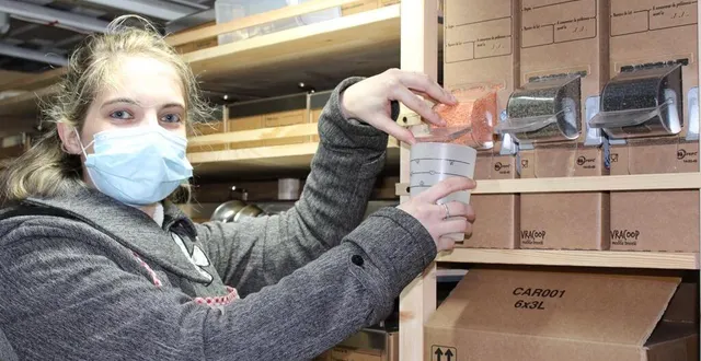 photo murielle quernet a commencé son activité le samedi 9 janvier. pour l’heure, elle rode son épicerie ambulante de produits en vrac et dispose de place dans son planning pour se rendre dans d’autres communes. &copy; ouest-france