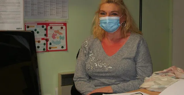 photo nelly cabaret, conseillère déléguée de la bibliothèque, attend, comme l’ensemble de ses bénévoles, la réouverture le 20 janvier. &copy; le maine libre